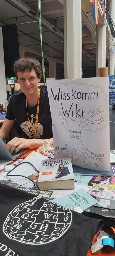 Tim mit dem WissKomm Wiki bei der GPN